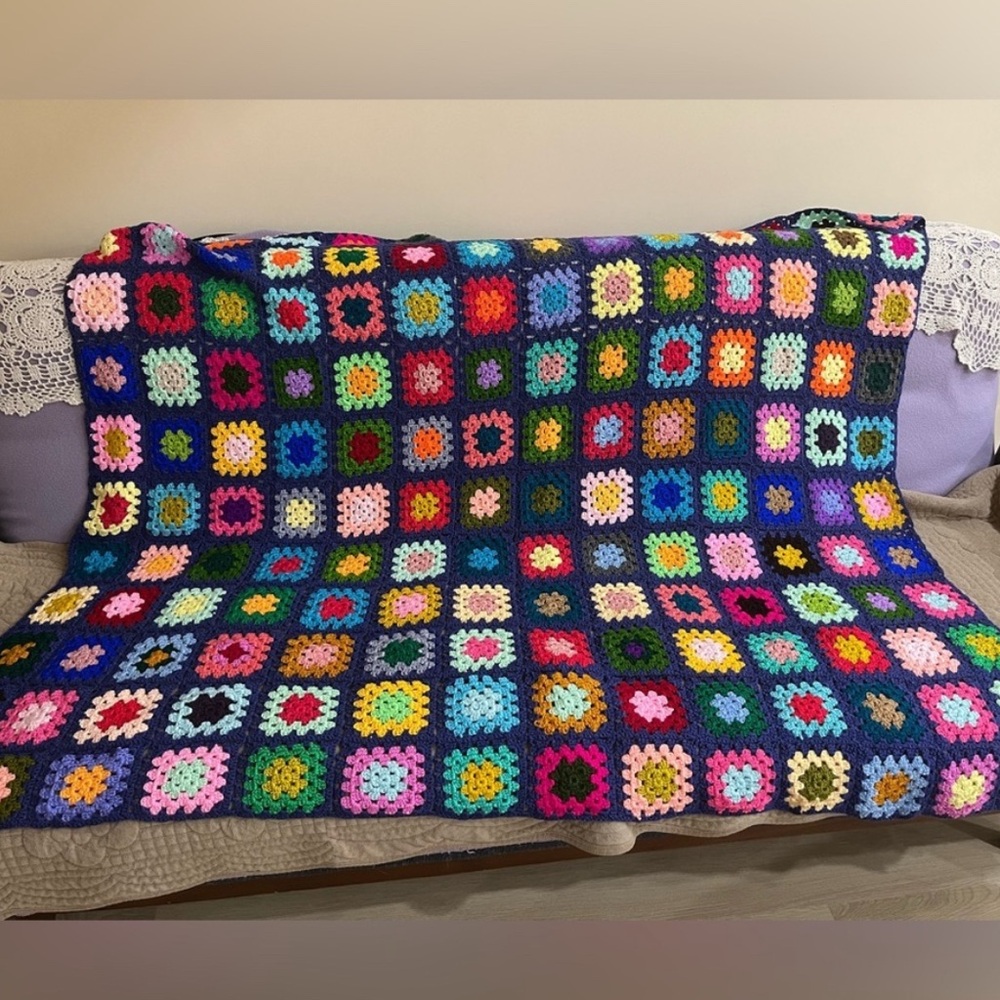 Crochet Granny Blanket (Handmade crochet)